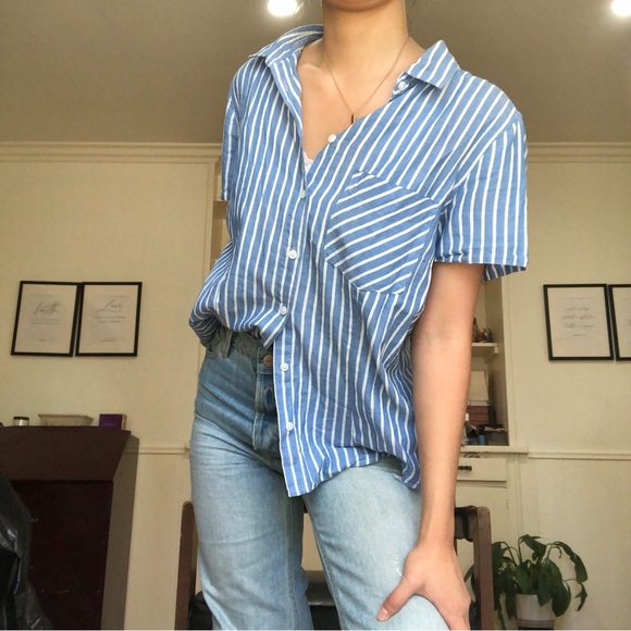 Forever21 Chic Striped Blue & White Collar Button Up - Picture 7 of 9